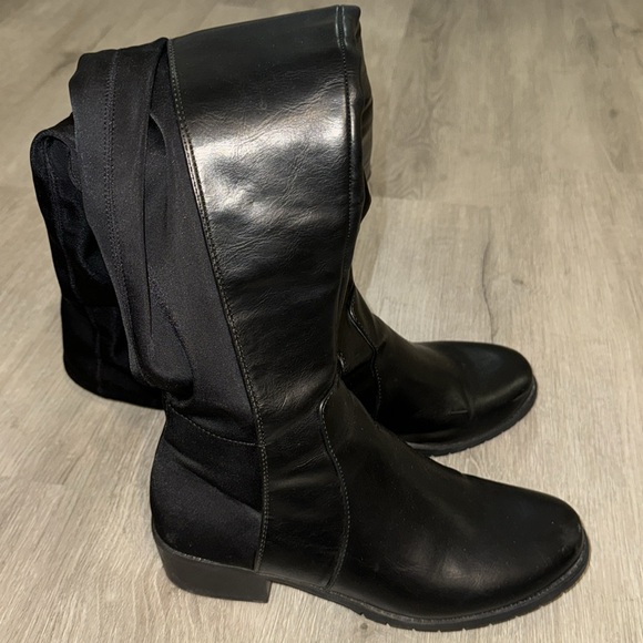 Women's Black Leather Boots - Picture 4 of 7